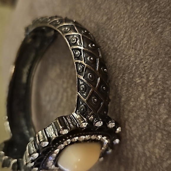 VTG Medieval Castlecore Bronze Rhinestone Chunky Clamper Bracelet - Picture 4 of 7